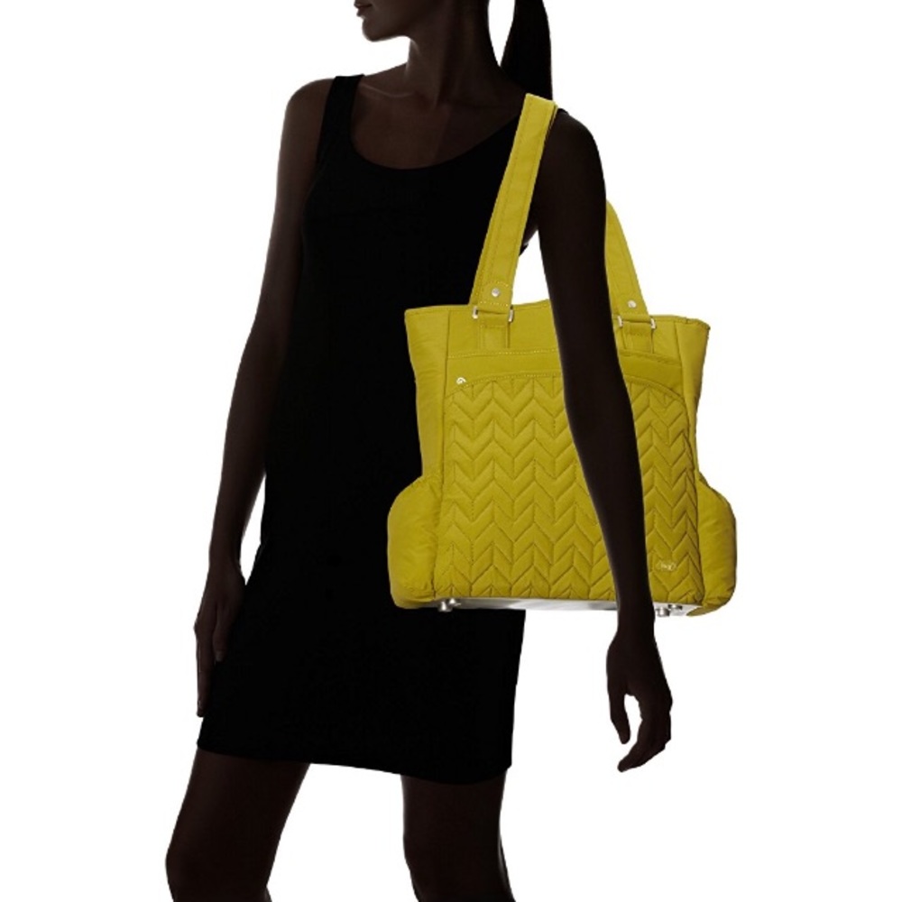 Lug promenade tote in grass green